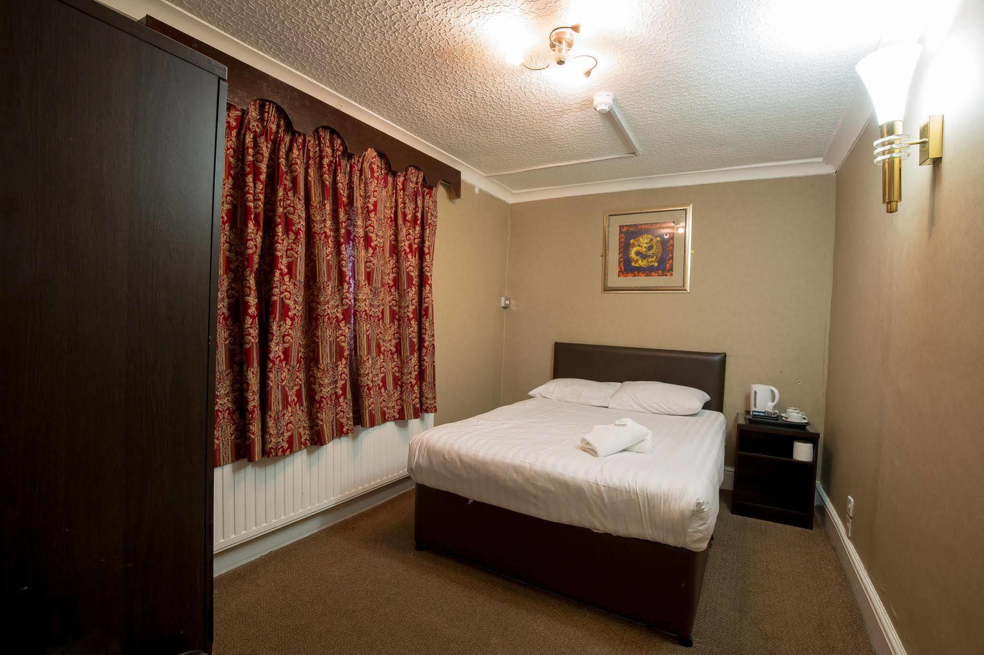Rossmore Hotel Ίλφορντ Εξωτερικό φωτογραφία