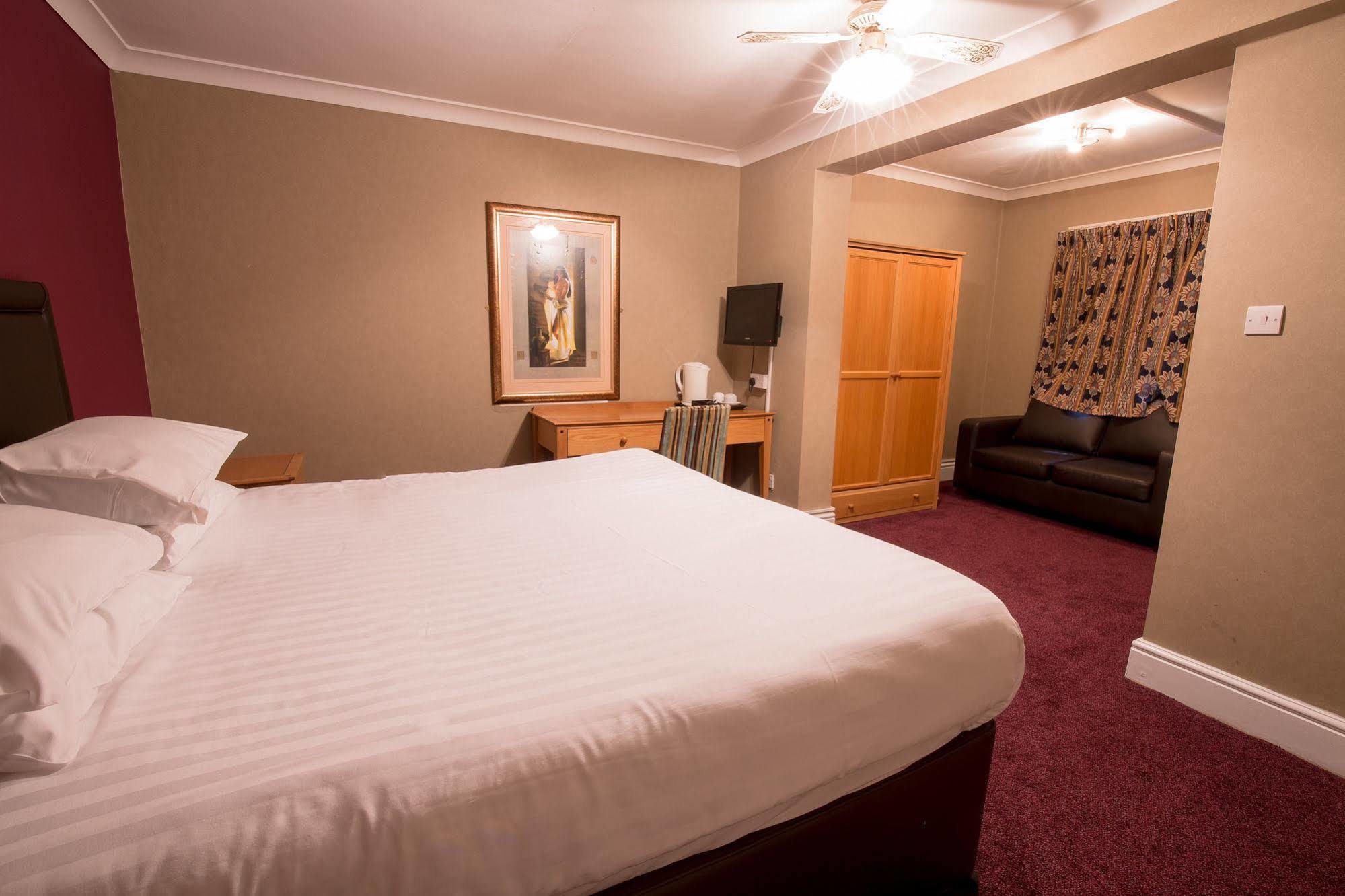 Rossmore Hotel Ίλφορντ Εξωτερικό φωτογραφία
