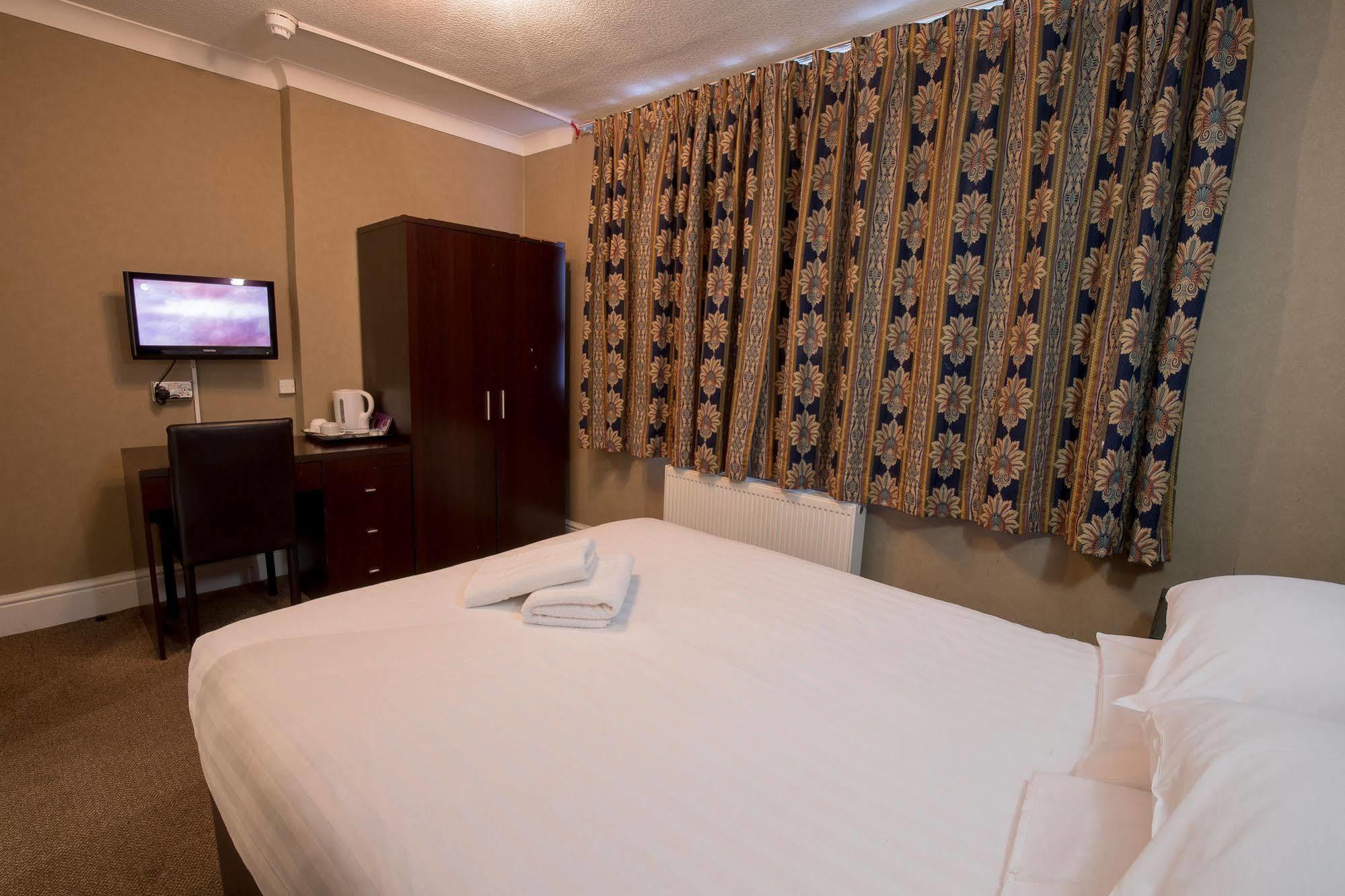 Rossmore Hotel Ίλφορντ Εξωτερικό φωτογραφία